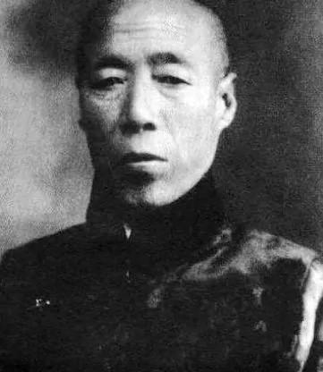 1908年，慈禧病逝，李莲英提出回老家养老，隆裕太后心想：“你做了那么多恶事，怎