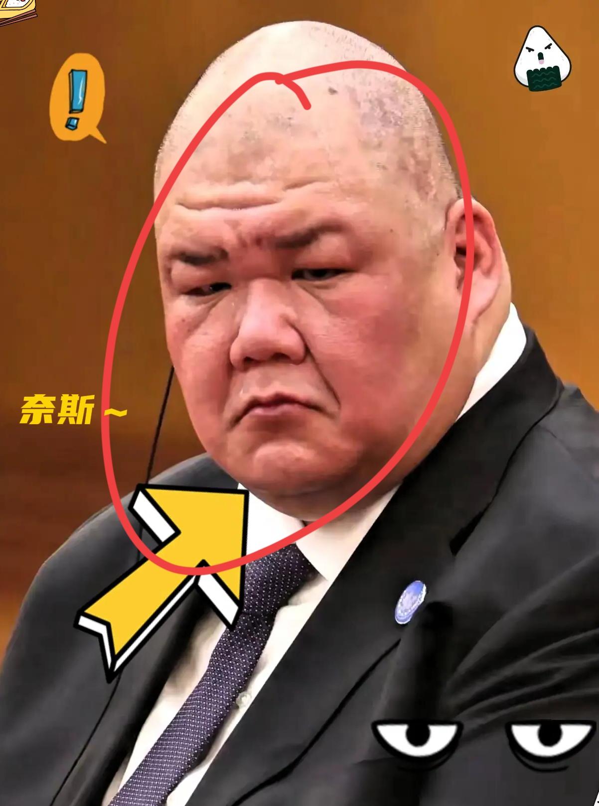 看到特朗普通讯总监张振熙的照片，我的第一反应就是：这兄弟要是去收账，估计没人敢赖