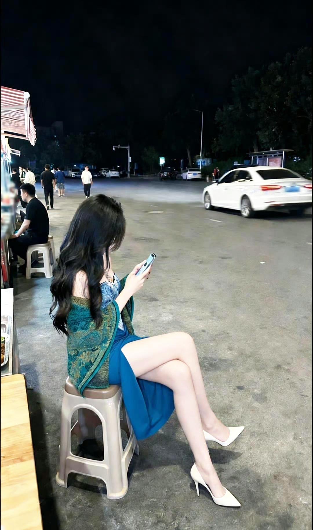 如何用一句话证明你开始变老了那辆白色的汽车是什么品牌的？