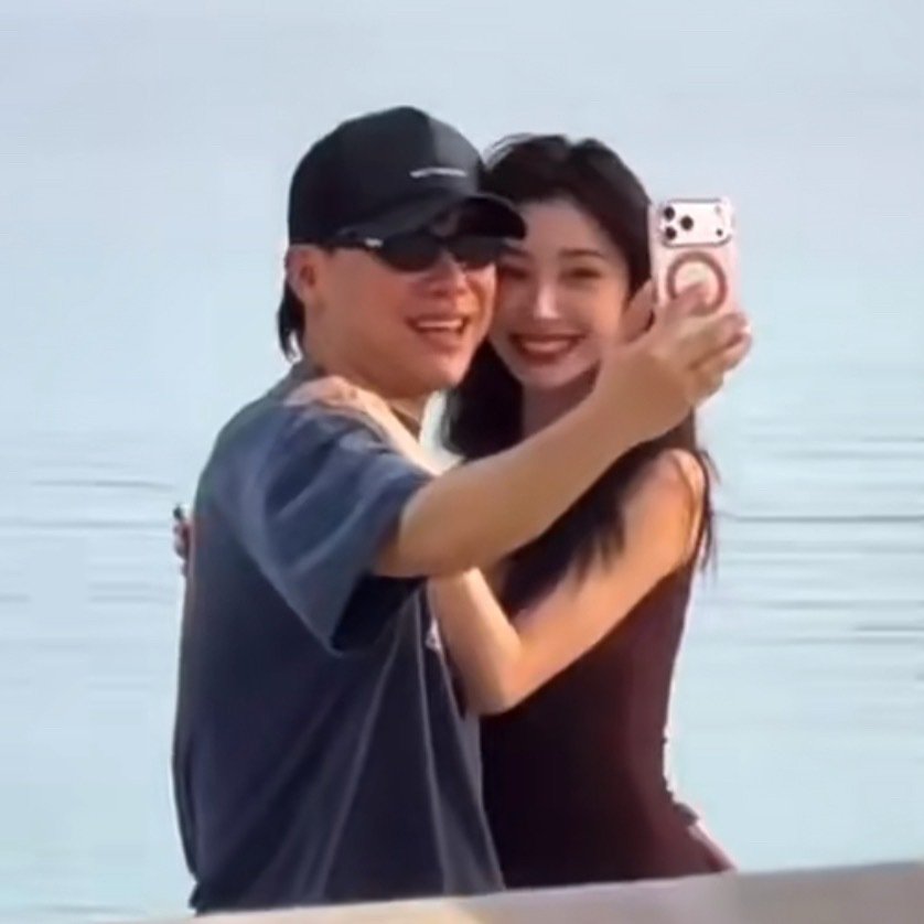 胡彦斌送易梦玲花篮署名“爱你的斌”，简短三个字，浪漫值直接拉满！