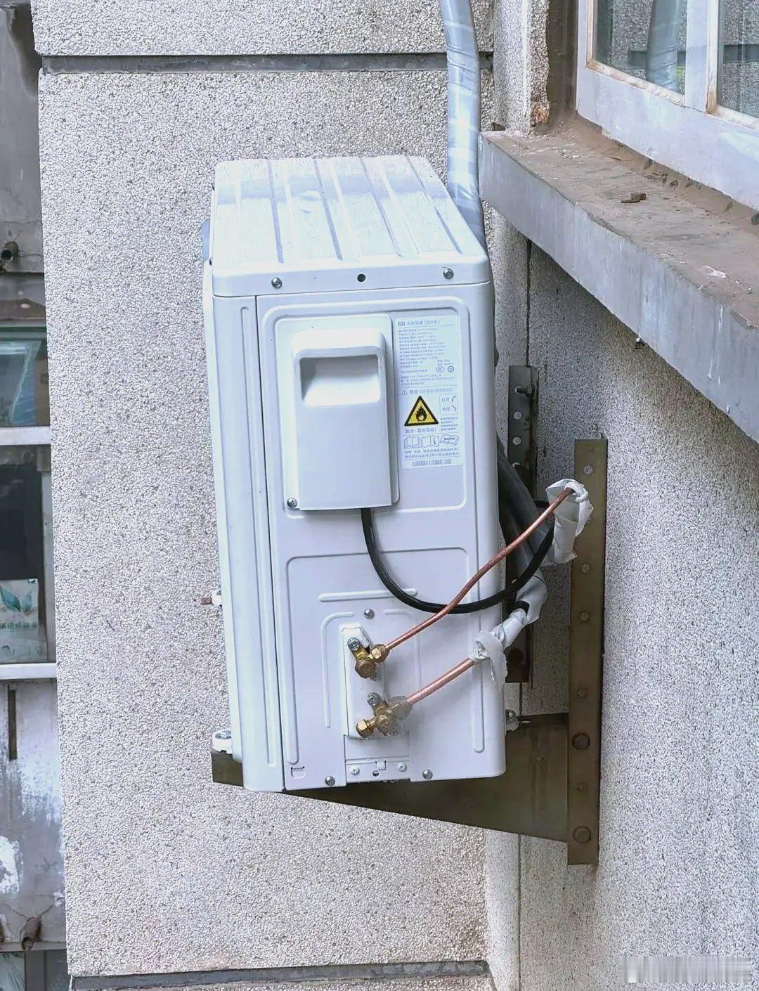 我给大家看个数据，中国铜矿产量100多吨。一个空调外机，需要8公斤的铜。2024