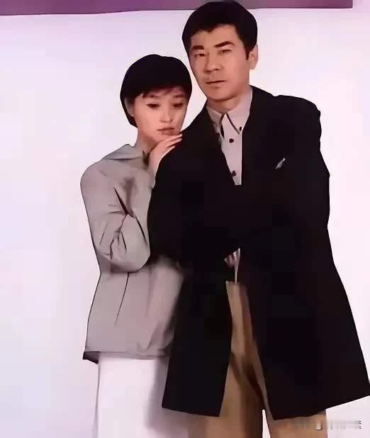 陈建斌不得不说是低开高走，那时候吴越陪他走过青涩懵懂，当陈建斌被打磨成极品男