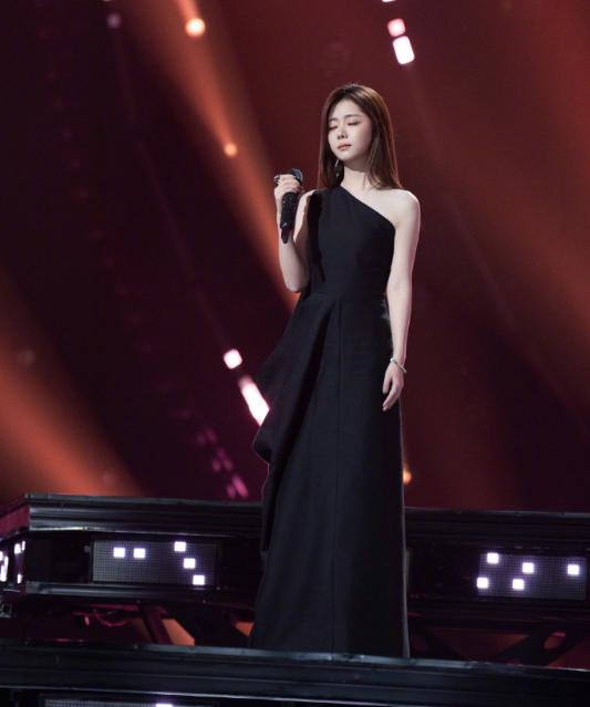 谭松韵真的是宝藏演员！不仅拥有冻龄娃娃脸，演技更是细腻动人，期待谭歌手下一个舞台