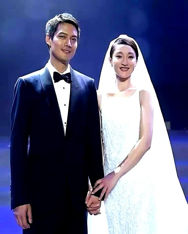 周迅这段婚姻，可能从300万开始就错了。2014年7月，周迅和美籍华裔演员高
