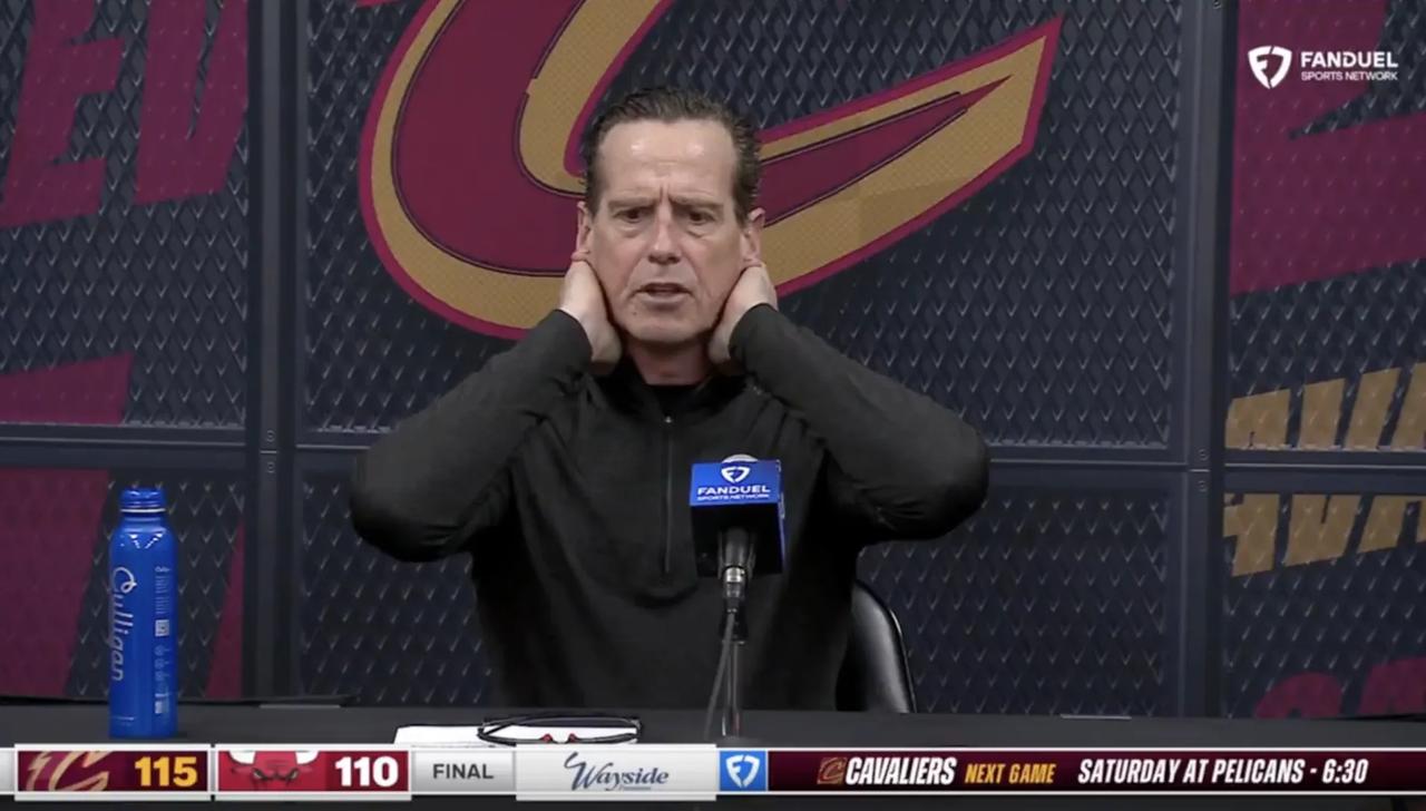 看了阿特金森的赛后采访，说什么“我们打得太急躁，投篮不进时就该往内线打”，也不想