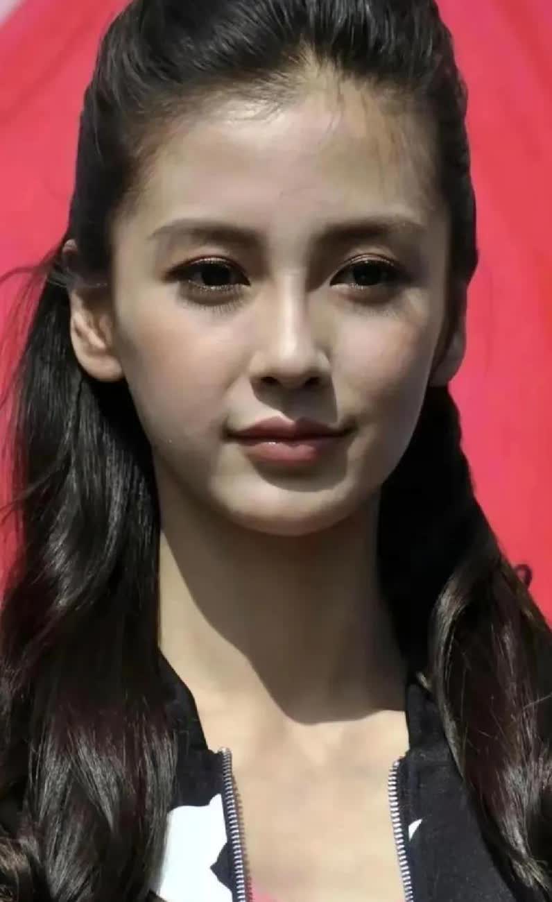 杨颖这生图也太能打了吧？原相机怼脸拍都扛得住！
