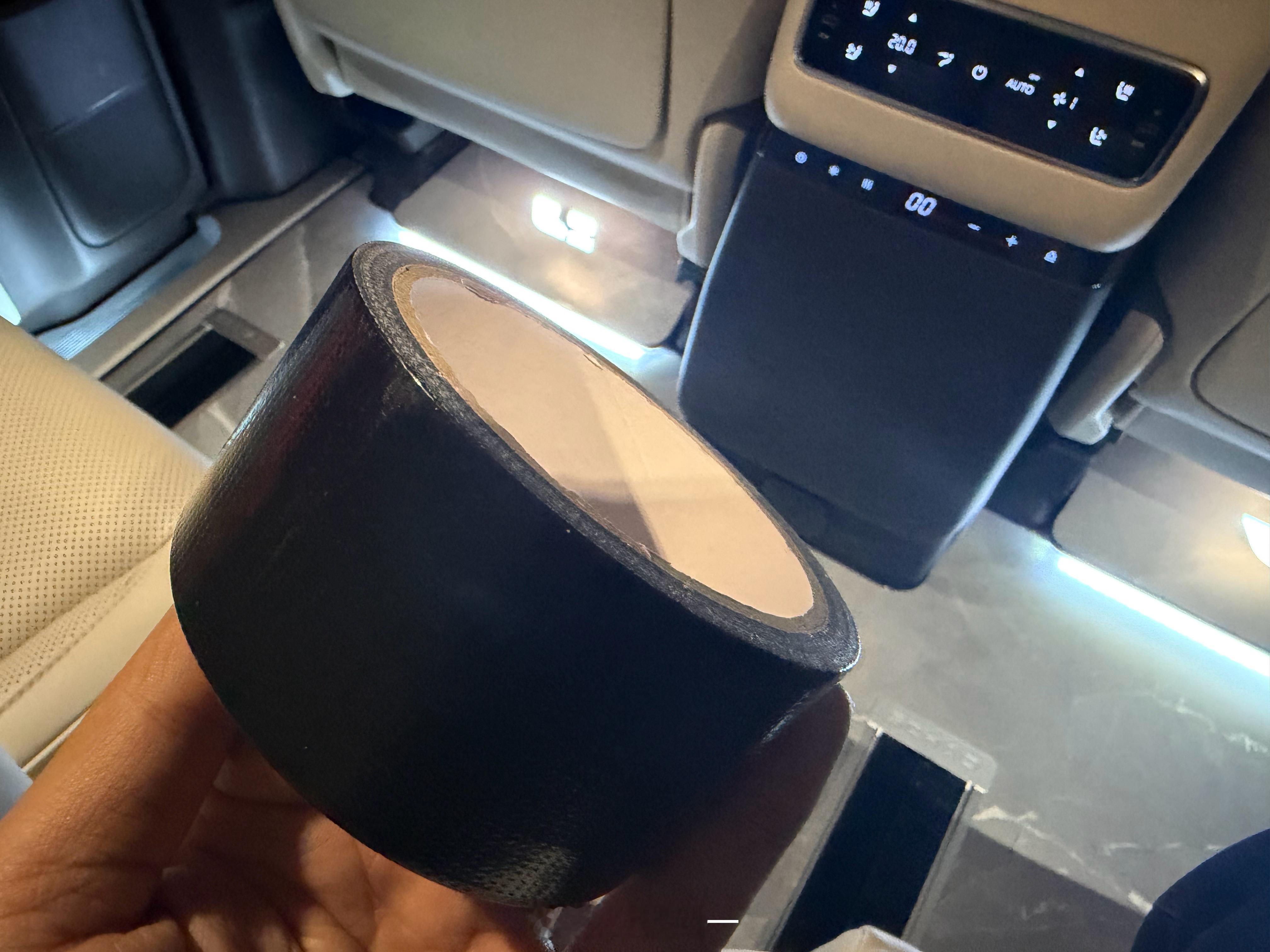 该说不说，哥的智商真是可以。花重金改装的理想MEGA地板灯太刺眼了，又关不掉。于