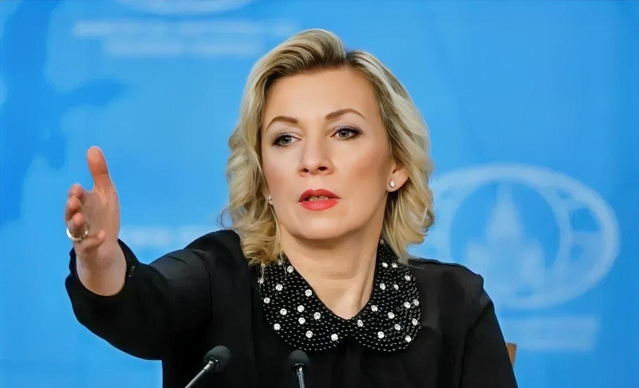 这事儿扎哈罗娃确实有点过了！人家罗马塔楼塌了，工人还埋在废墟里等着救，她不表示