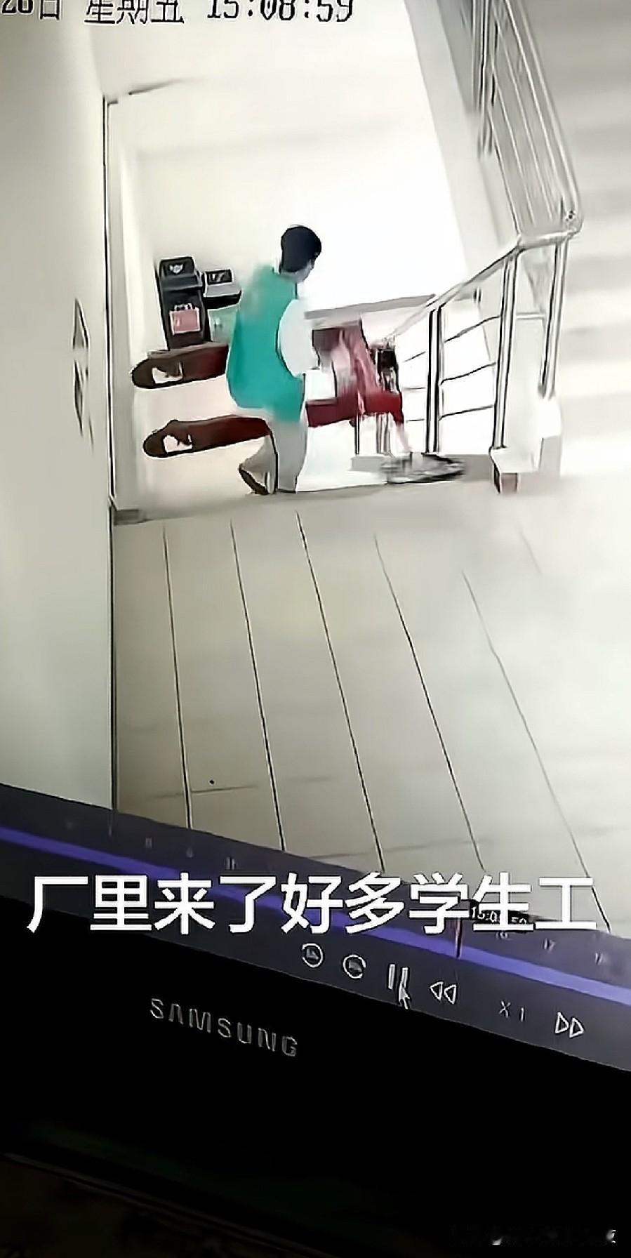 [捂脸哭][捂脸哭]别卷了，学生们。工人们被你们卷死了