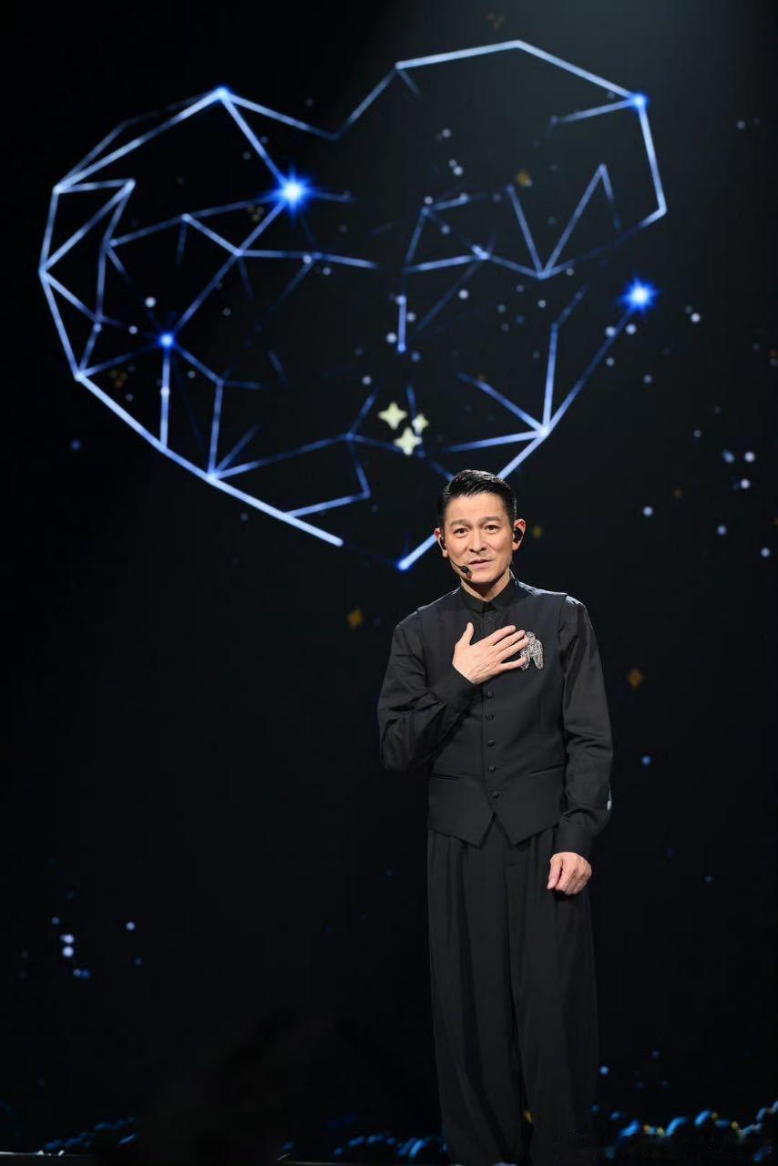 刘德华为非凡大师献唱刘德华新曲《非凡》由华语乐坛黄金班底护航，唐恬作词、蔡晓恩