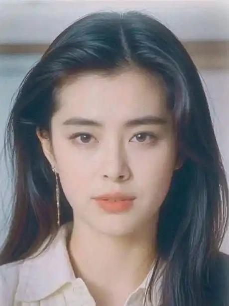 我想说，王祖贤的退圈，并非王晶说的那样，讨厌娱乐圈，而是她的人间清醒。王