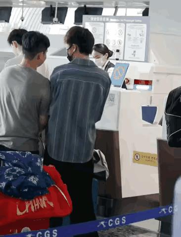 林诗栋开始粘远哥了，头哥总是愿意欺负他，以前都觉着是逗他玩，现在小石头也长
