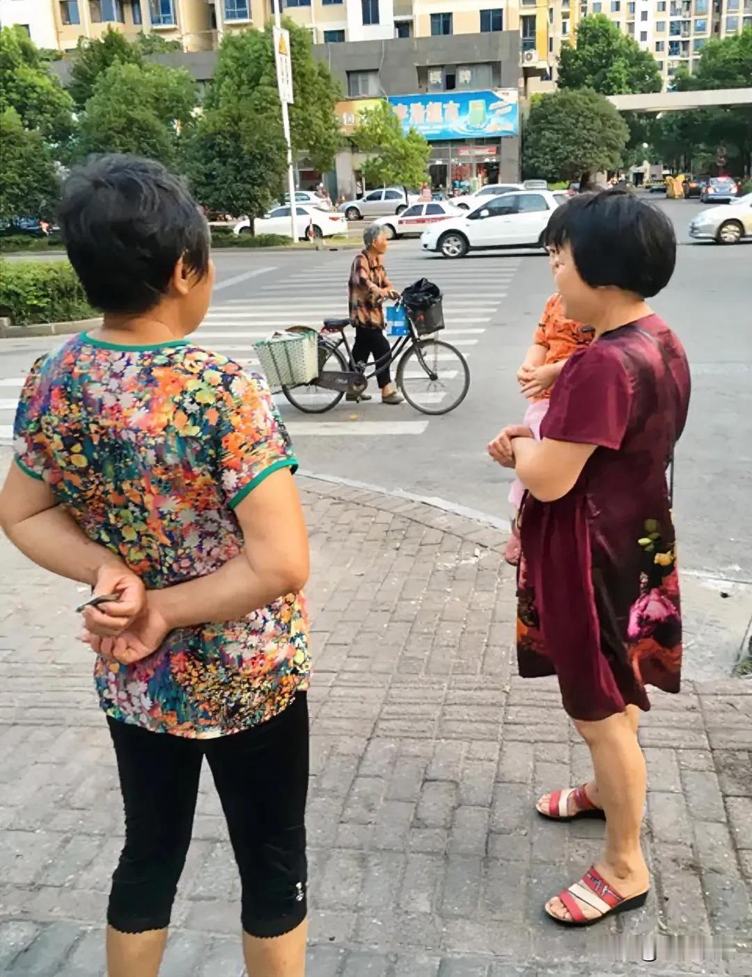 永远不要和熟人分享的7件事。第一，不说自己的存款。自己有多少钱，不必和别