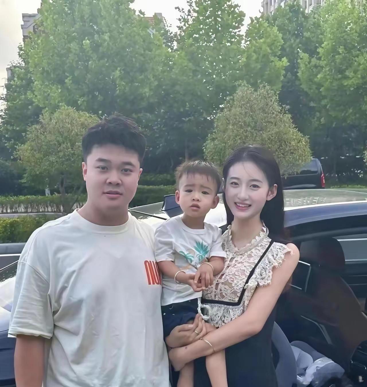 孩子的颜值，究竟随爸还是随妈？谁的颜值遗传基因更强大？