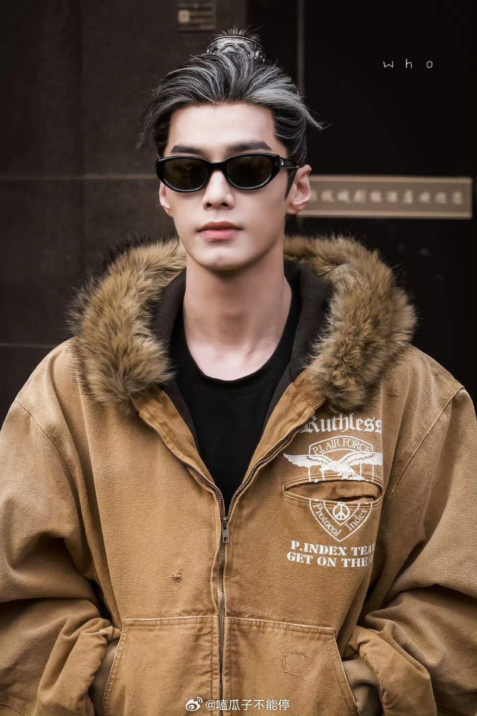 2.5次元的何与，妆发做好但穿的自己衣服也这么帅，毫无违和感