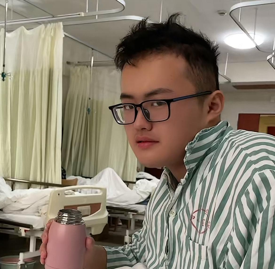 又是人财两空，但面对这样的人生，作为父母，又岂会舍得放弃江苏男孩卢骏毅去世，年