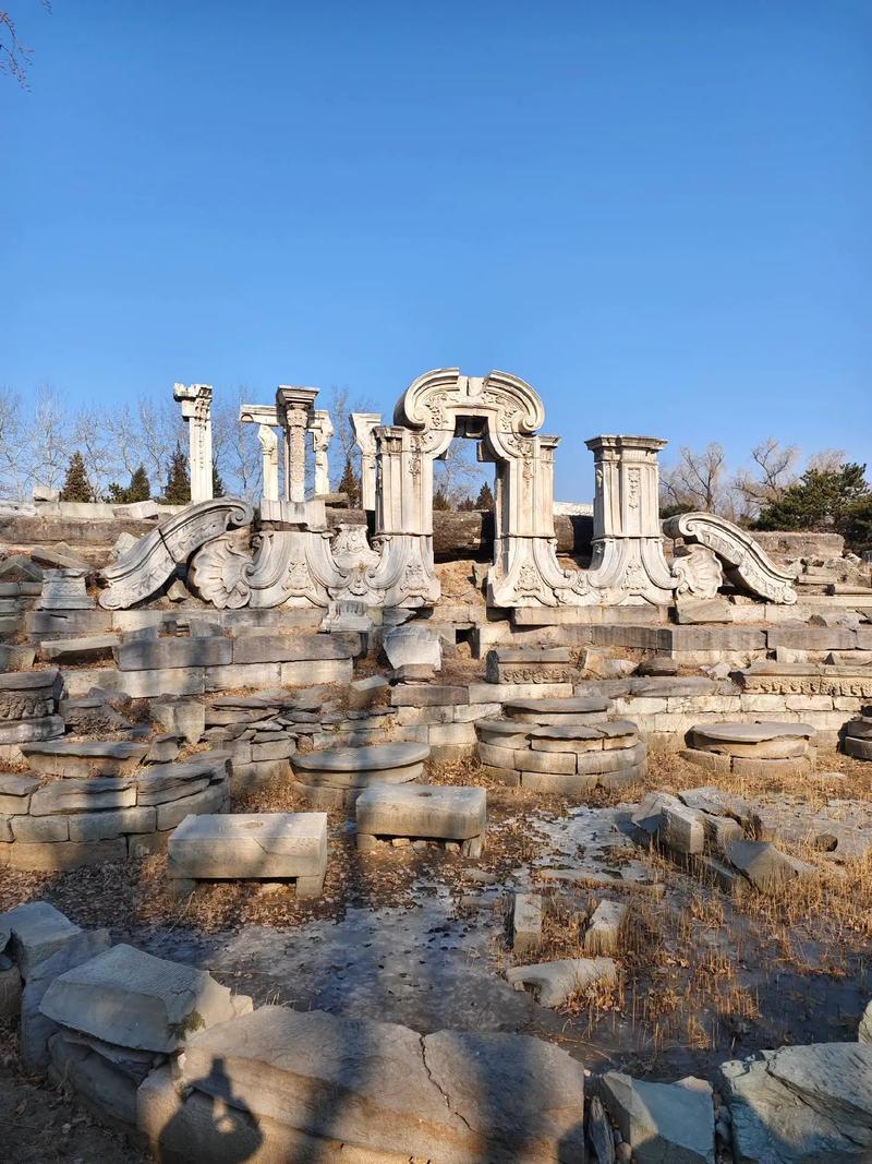 当年列强为什么只烧圆明园，却没动故宫和颐和园？说到底，原因就一个：他们来是为了抢