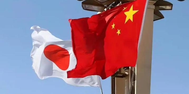 中日如果开战，千万不要盲目自信，不要以为咱们有航母大炮就可以高枕无忧了。日本海