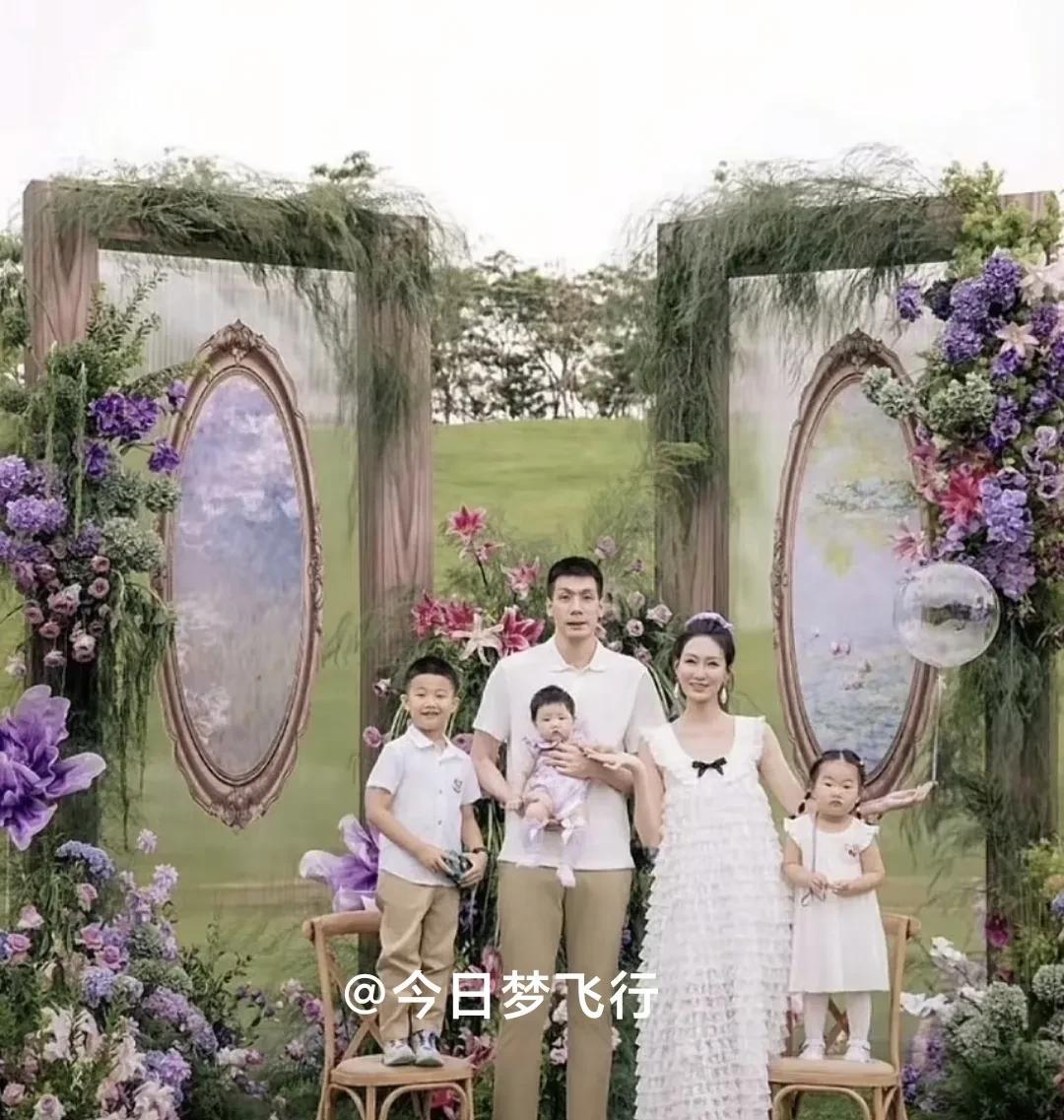 广东队老将二飞享受假期，一家五口乐也融融！广东队将在6月1日，前往广州二沙岛集
