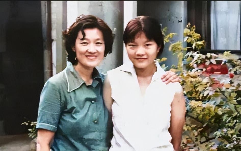 2008年，著名女外交官章含之因病去世，不久后，相关部门决定收回章家借住49年的