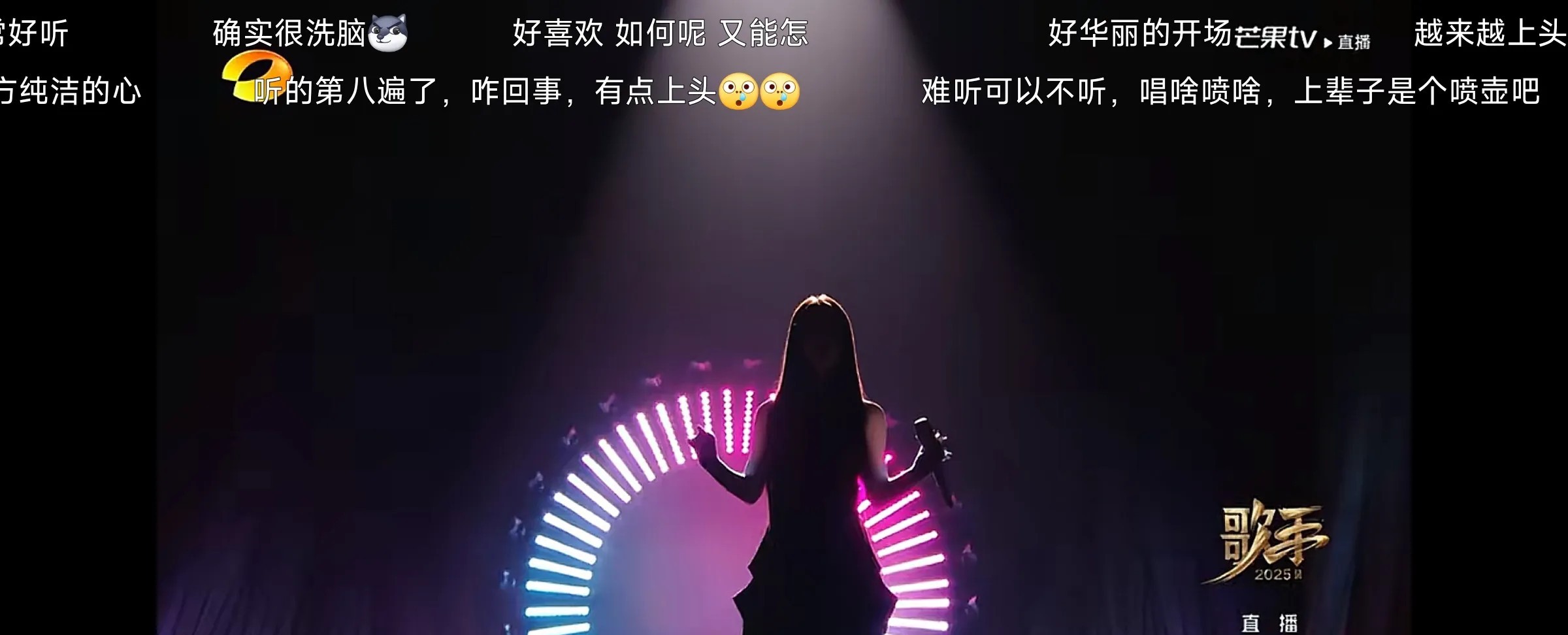 单依纯参加《我是歌手》，每期都会登上热搜。这姑娘2020年凭借《好声音》出