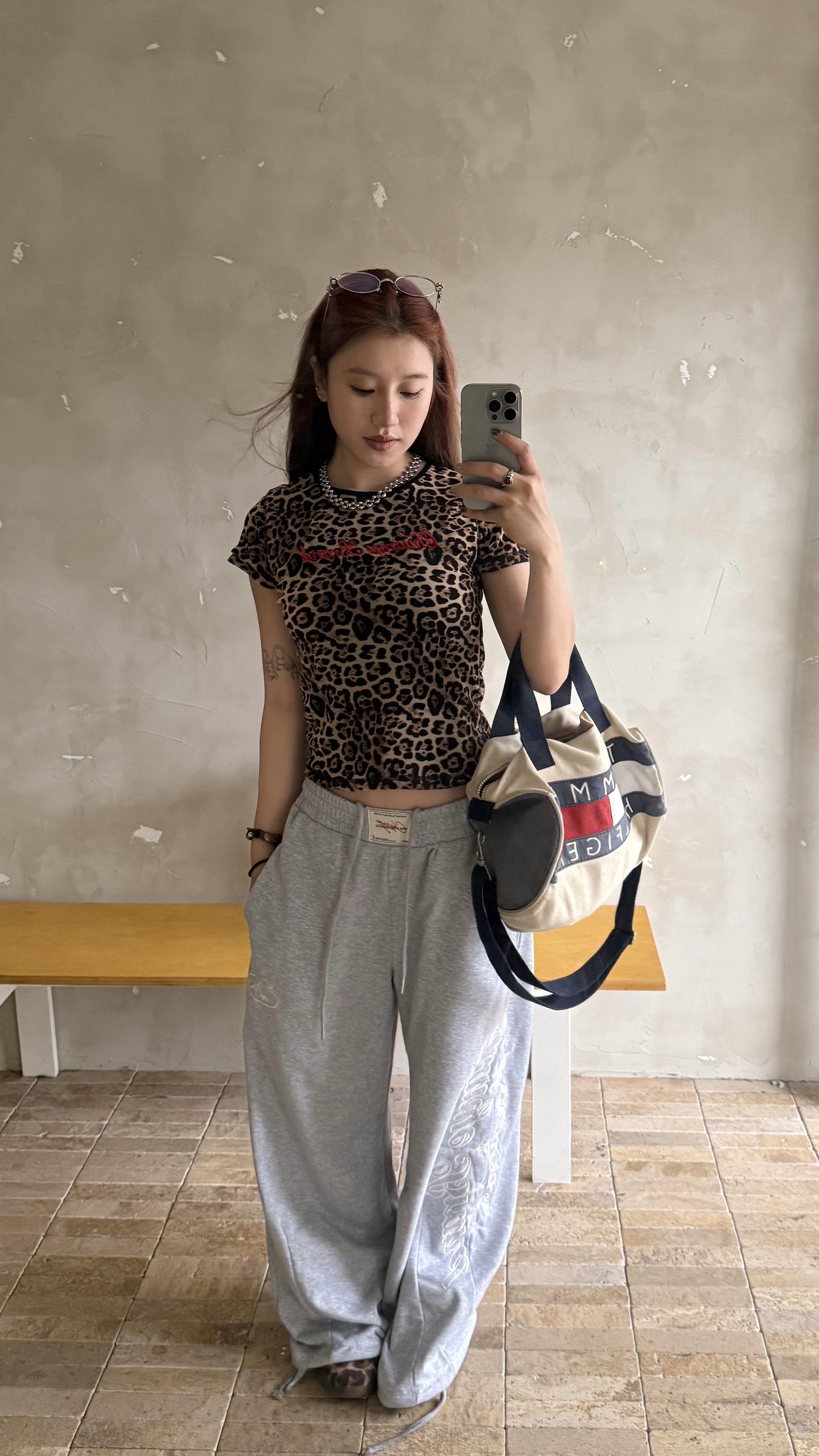 我这件衣服可是花了十万九千七。