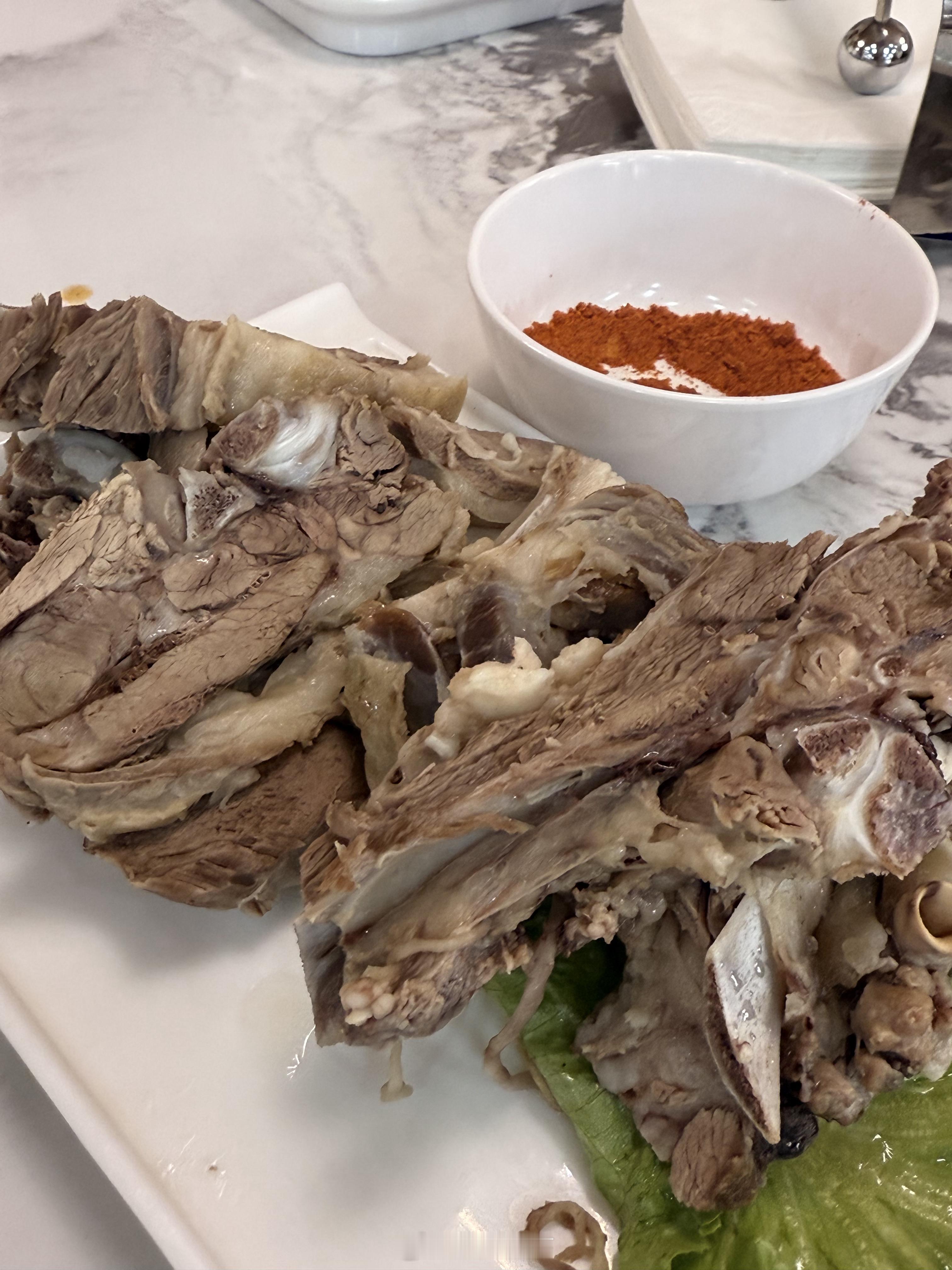 干饭了大西北的菜太顶了早饭没吃饿到现在的我就是一头狼～​​​
