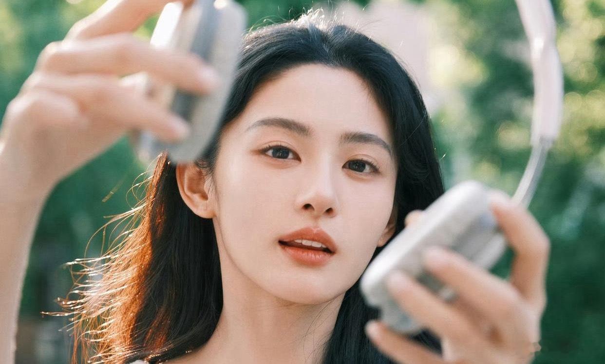 1.张杰直接起诉了他油腻舞台视频的博主，他很在意自己的形象，但除了唱功，他的动作