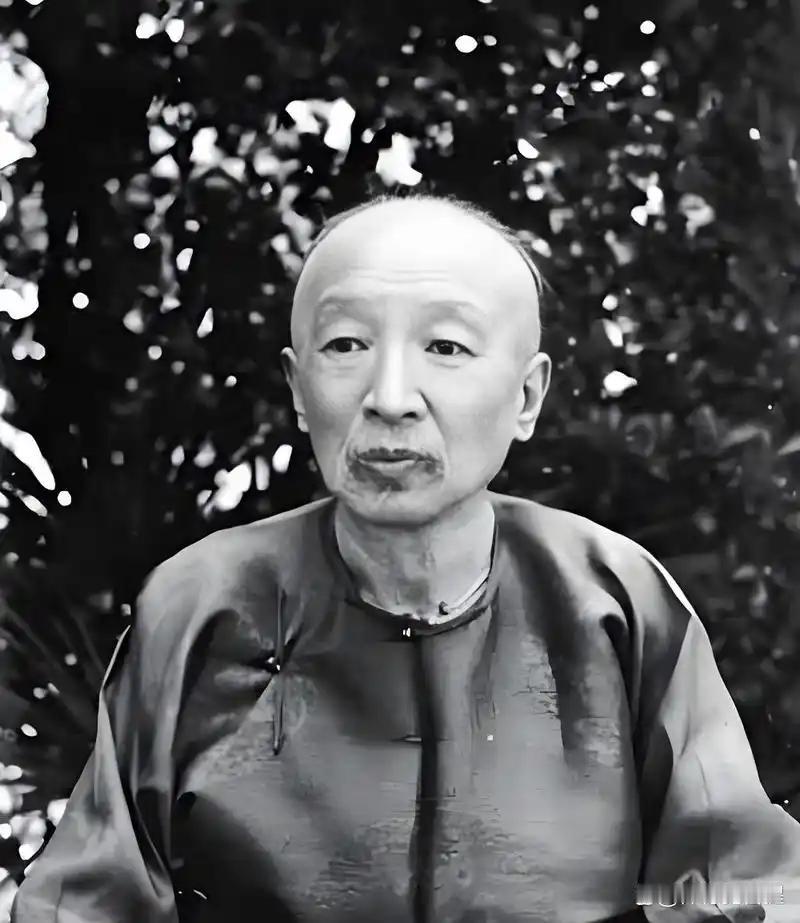 1916年，清末首富盛宣怀去世，临终留下了折合人民币100多亿的家业。然而，4