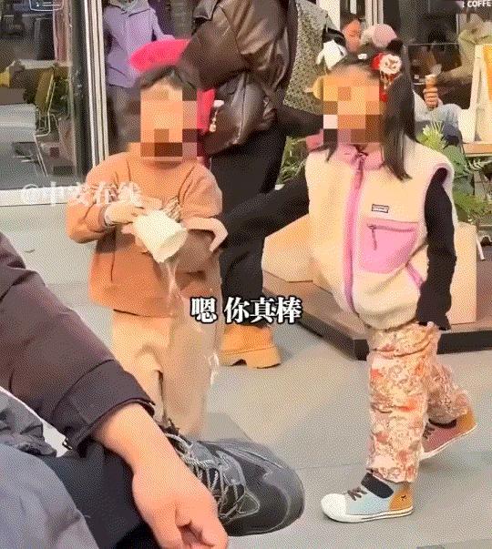 万万没有想到，浙江绍兴，一妈妈带着女儿去店里吃东西，期间女儿就独自找店内员工要了