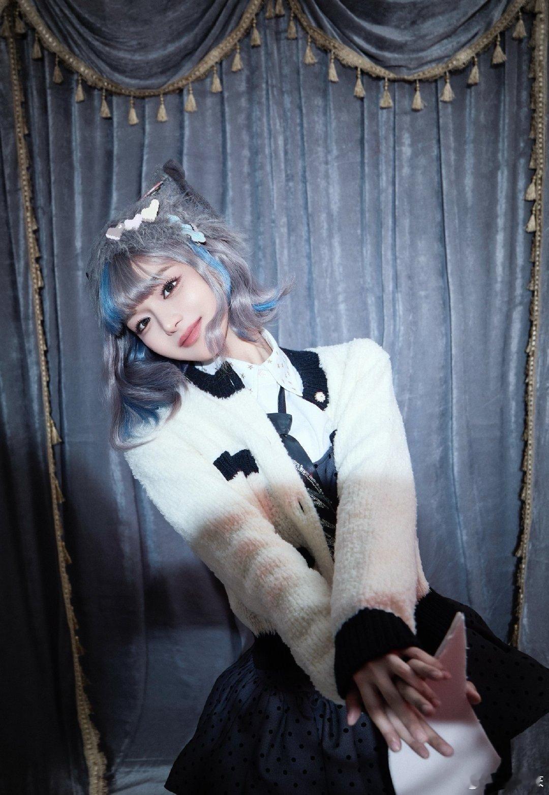 内娱最严厉的Golden翻唱来了天呐！黄霄雲翻唱《Golden》直接封神！A5