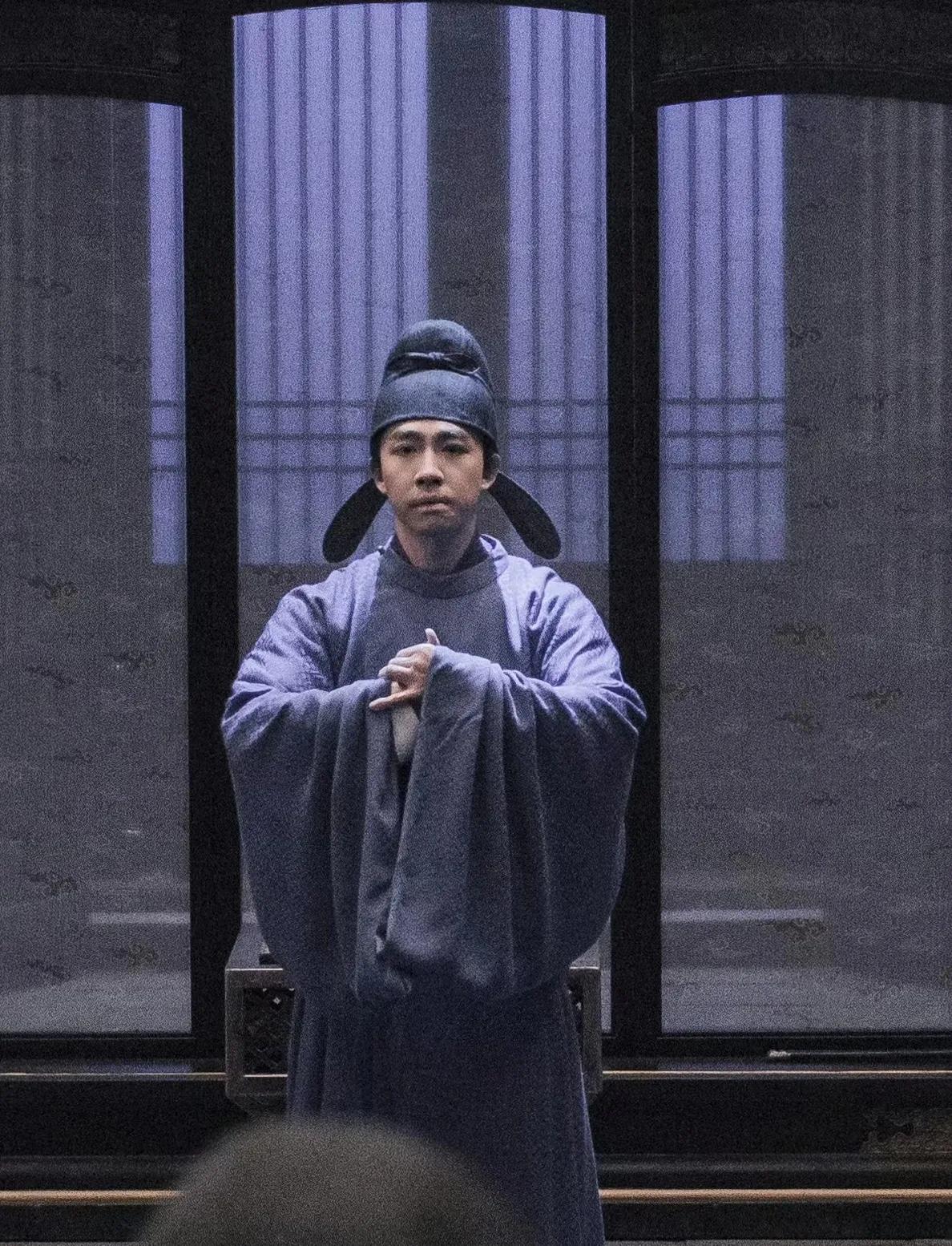 柴荣周世宗在历史上评价很高，俞灏明本人贤德事业，和柴荣一样励志。俞灏明出生广