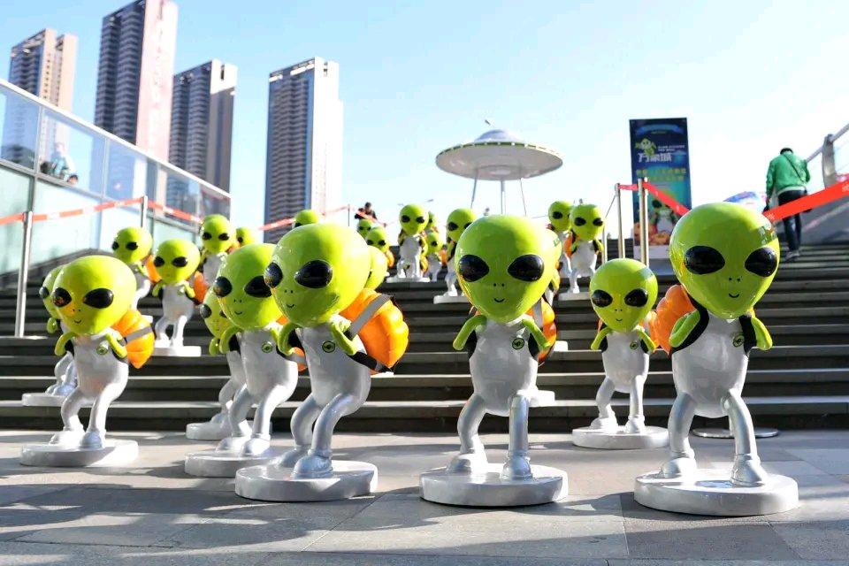 外星人为啥还没来，这事儿一直是个谜。著名的费米悖论就指出，银河系该有大量外星文明