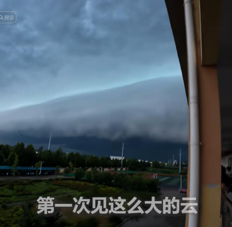 “解释不清了！”河南，男生正在教室玩，突然听到女同学在教室外大喊，而且不止1人在