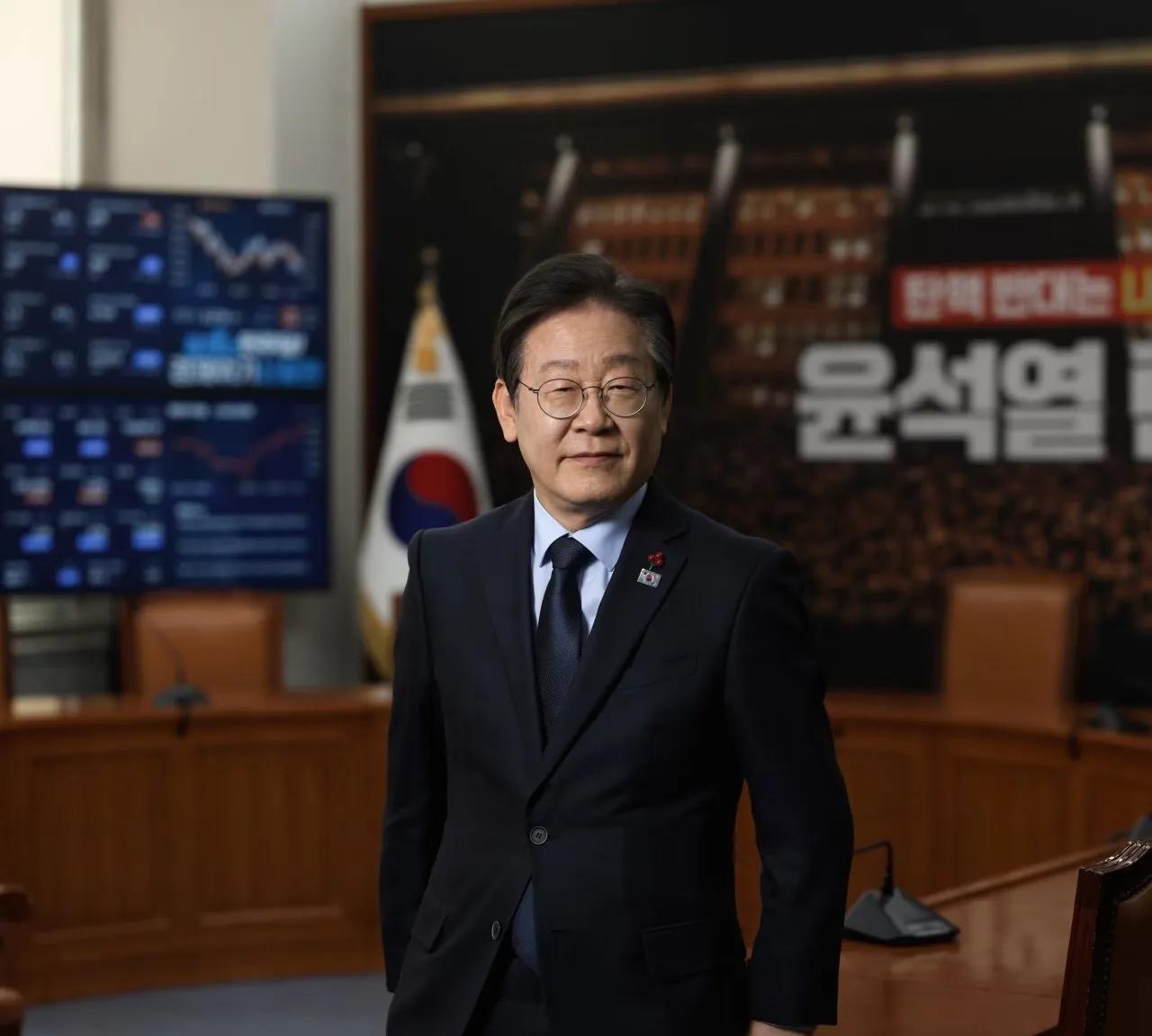 根据刚刚公布的消息，中方已经正式向当选的韩国总统李在明致了贺电。根据我所看到的消