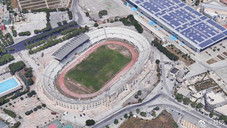 意大利足球为什么不行了之前我表达过一个观点，就是因为没钱了。近期看到国外媒体的