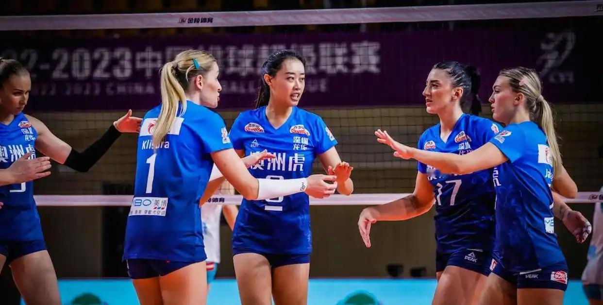 上海女排王牌副攻意外未登场，名单中消失令人唏嘘，29岁正值黄金期却无伤病，她的未