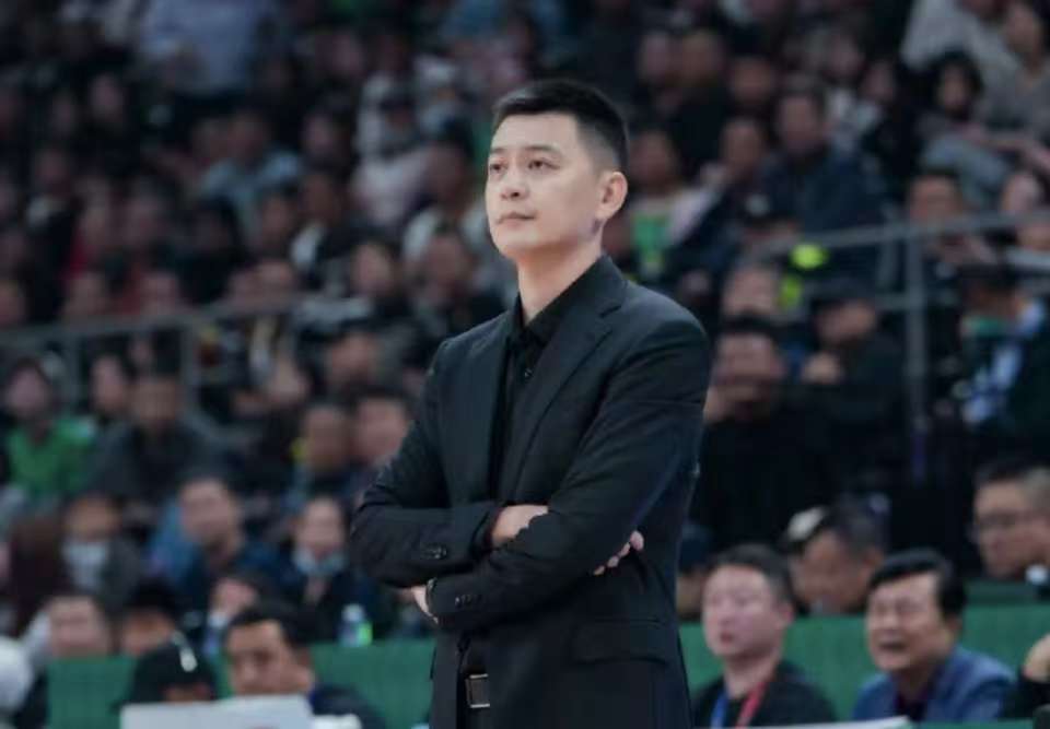 卢伟不留情面，26分狂虐辽宁，杨鸣透露没换外援计划，莫兰德摆烂