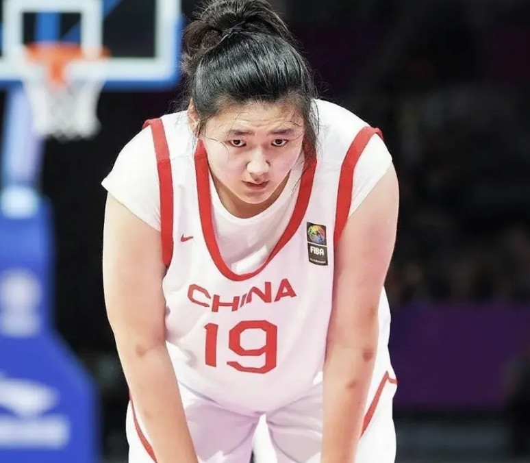 张子宇这山东大萌妹不会被禁赛吧。她2.26米的大高个往那一站就是个无敌的存在。她