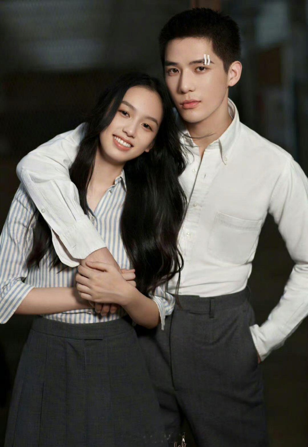 双人杂志周也王安宇😖😖俊男靓女简直不要太养眼[爱心]​​​