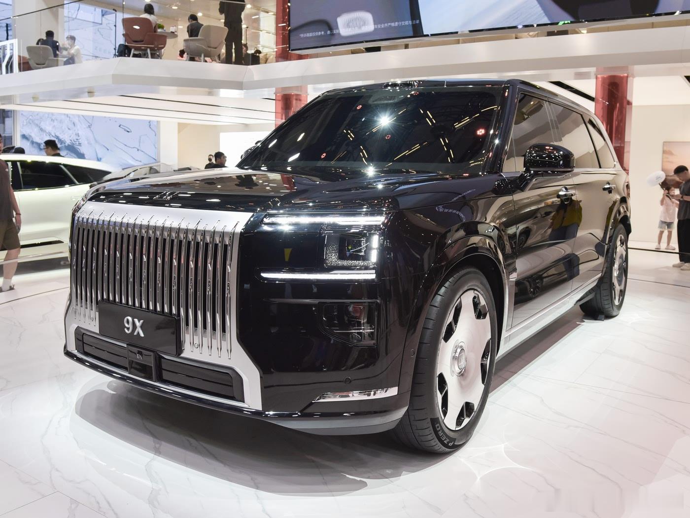 在2025成都车展期间，极氪品牌旗下的大型插混SUV——极氪9X开启预售，新车共