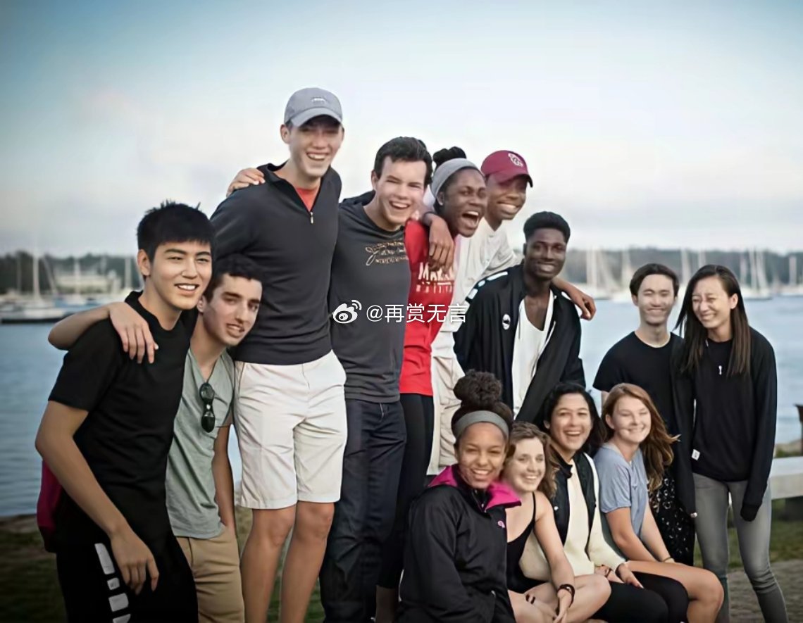 当图里外国人还籍籍无名的时候，他已经成为一线知名演员了。