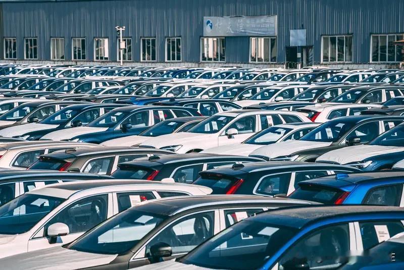 汽车的颜色和保值率有关系吗?嘿，你还别说，汽车颜色和保值率那关系就跟鱼儿和水似