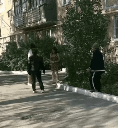 大爷：你们这些都是我年轻时候玩剩下的，没有什么大不了的。