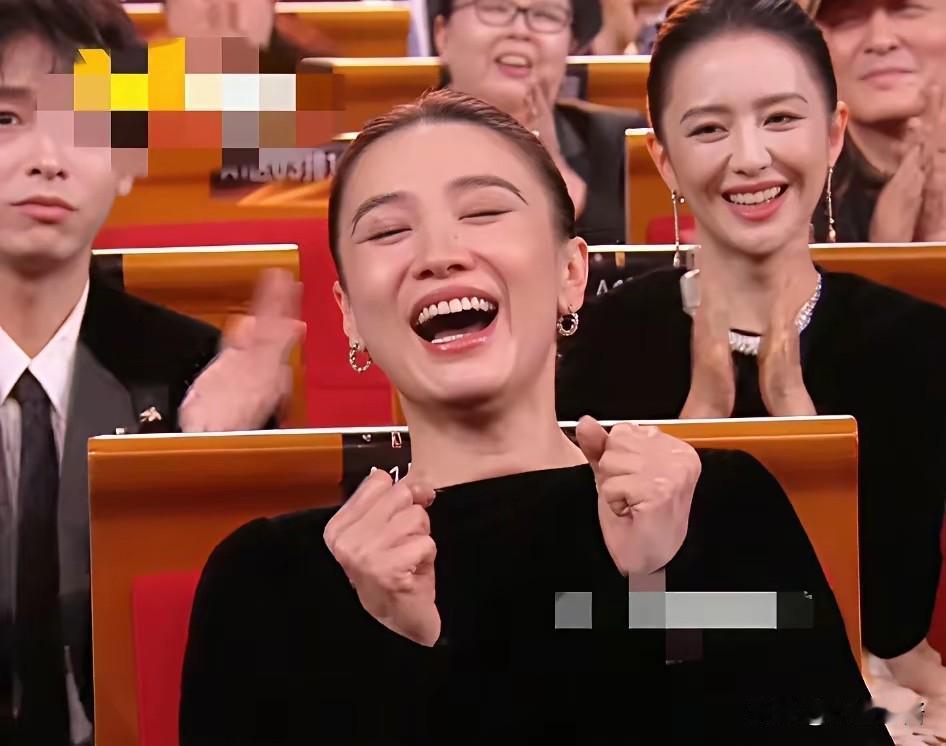 这才是，金鸡晚会最尴尬的一幕43岁的宋佳，干了件让娱乐圈震惊的事，短短半年，