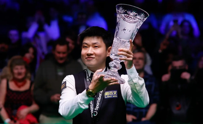 赵心童对于现代斯诺克打法的颠覆性在于，他的长台没有“连攻带守”这个概念。打进红球