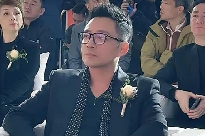 新店开业却满脸愁容！汪小菲状态憔悴，全网讨伐的代价有多痛？谁能想到，麻六记邯郸