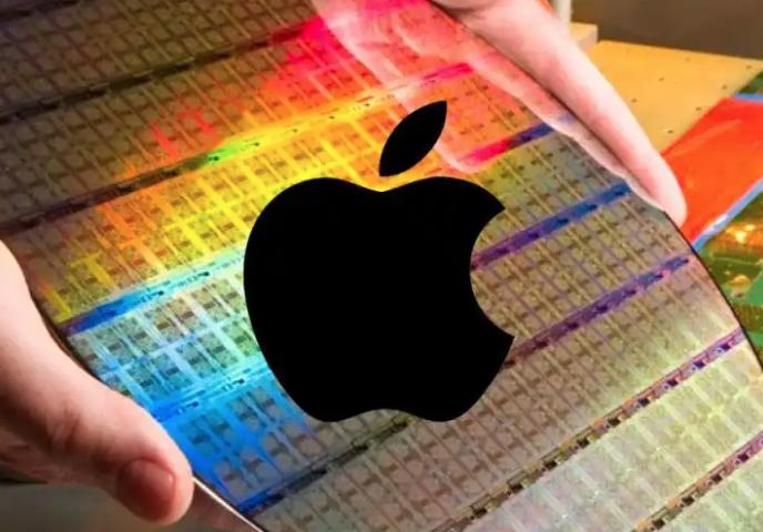 据报道，苹果iPhone18系列手机已进入量产阶段。苹果iPhone代工组装厂