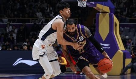 广东队战胜了北控，最后杀死了比赛，本场比赛，广东队的年轻球员李文昊，在比赛结束之