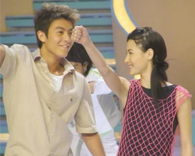 1995年，15岁的陈冠希，谈了人生第一次恋爱，二人如胶似漆，可惜两人才交往半年